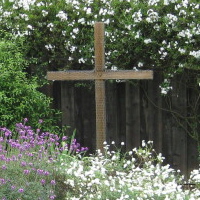 Kreuz im Garten von Christ the Good Shepherd Lutheran Church in San Jos&eacute;